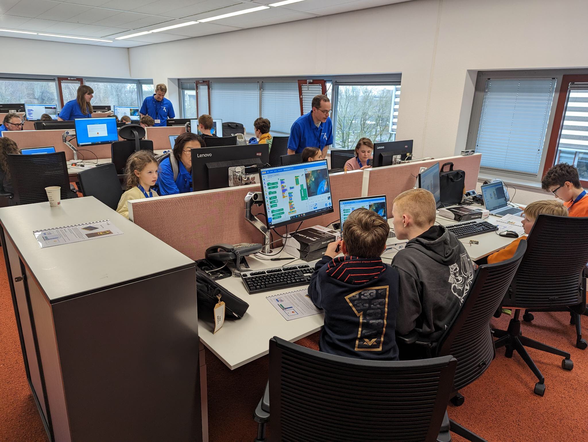 Kinderen aan het werk tijdens Devoxx4Kids Apeldoorn